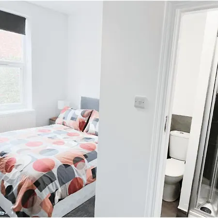 Private Room In Modern House Near Nottingham Exterior photo