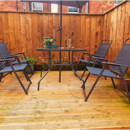 Private Room In Modern House Near Nottingham Exterior photo