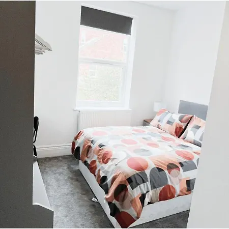 Private Room In Modern House Near Nottingham Exterior photo
